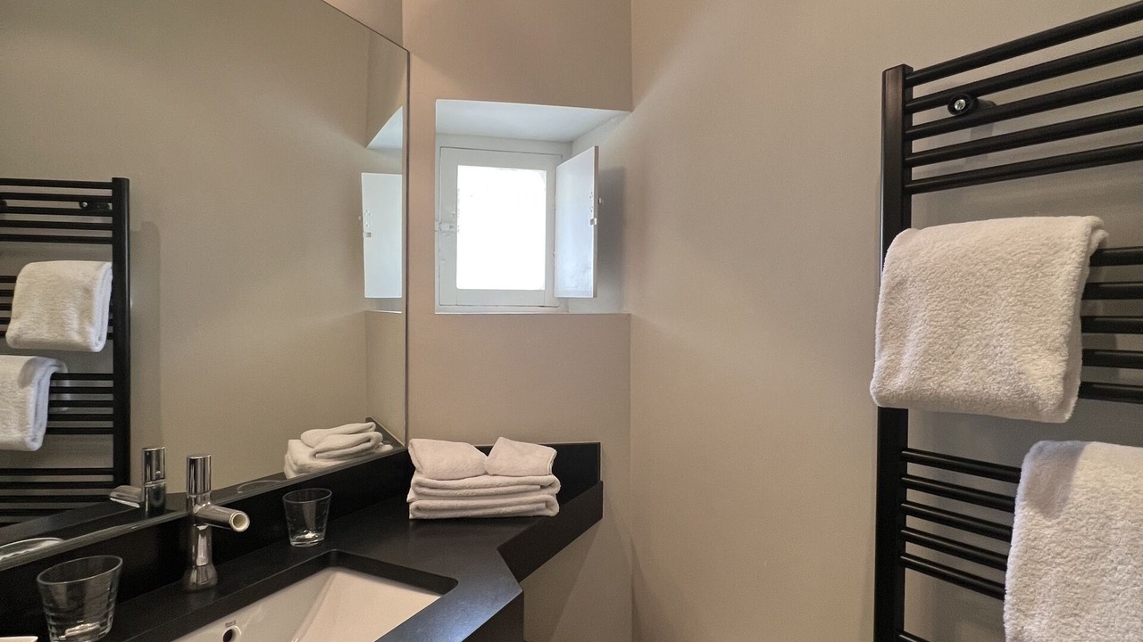 Photo of Bathroom in Avignon City Centre