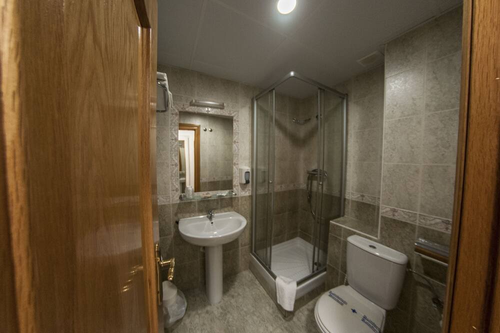 Photo of Bathroom in Duenas