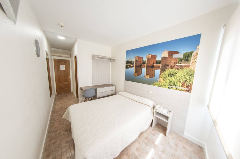 Photo of Bedroom in Duenas