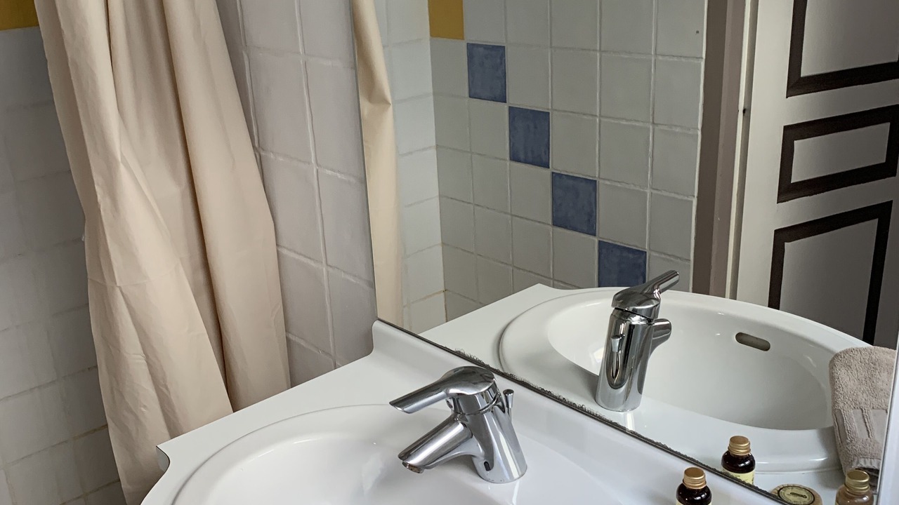 Photo of Bathroom in Proulieu