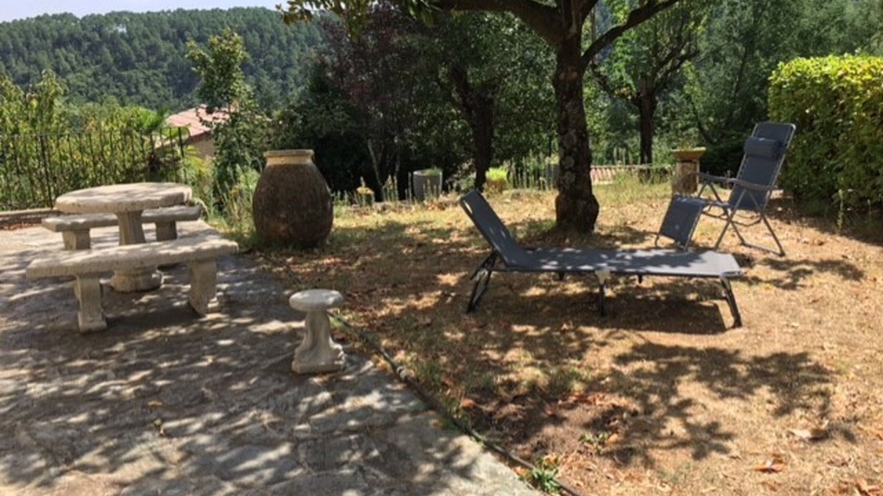 Photo of Outdoor in Ribes