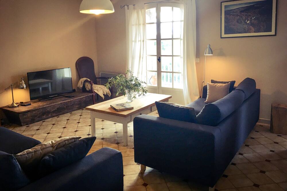 Photo of Livingroom in Cabrieres