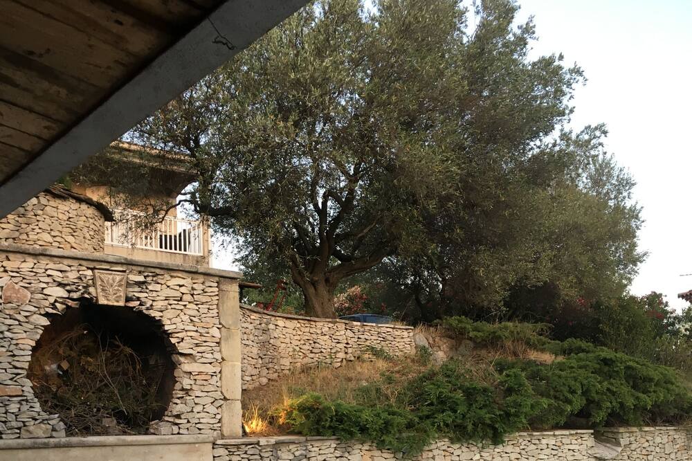 Photo of Outdoor in Cabrieres