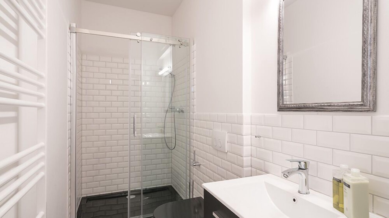 Photo of Bathroom in Tating