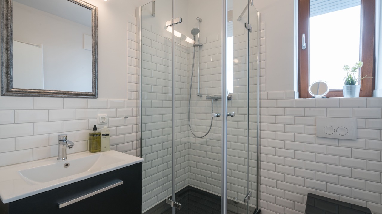 Photo of Bathroom in Tating
