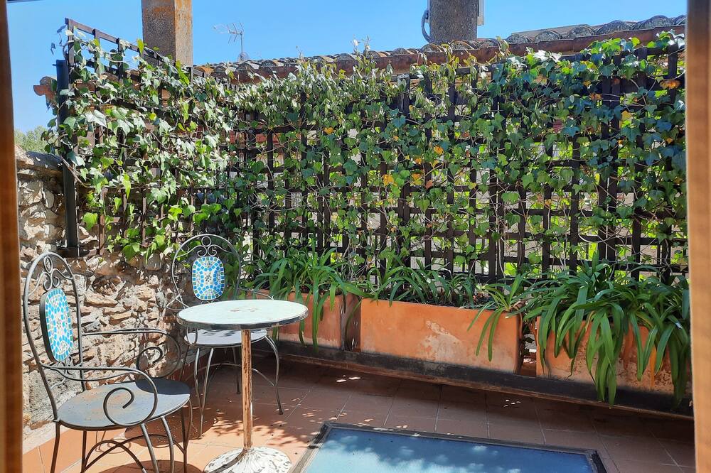 Photo of Outdoor in Peratallada