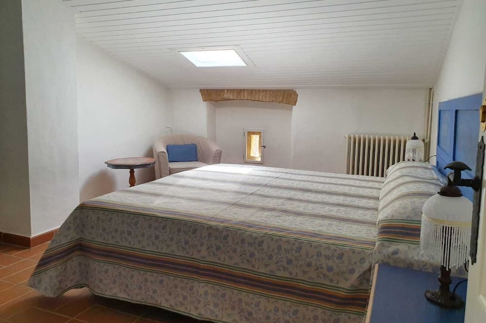 Photo of Bedroom in Peratallada
