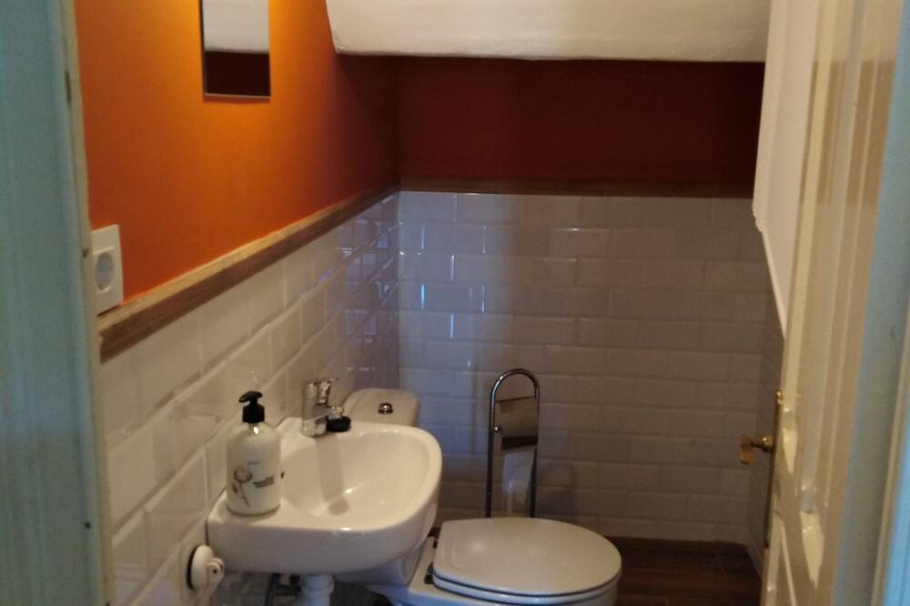 Photo of Bathroom in Ballota