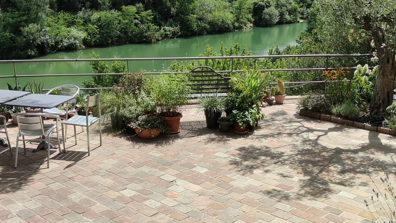 Photo of Outdoor in Collias