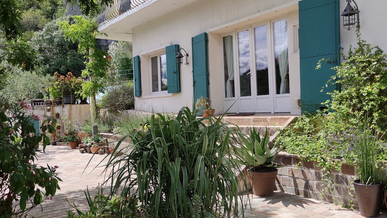 Photo of Outdoor in Collias
