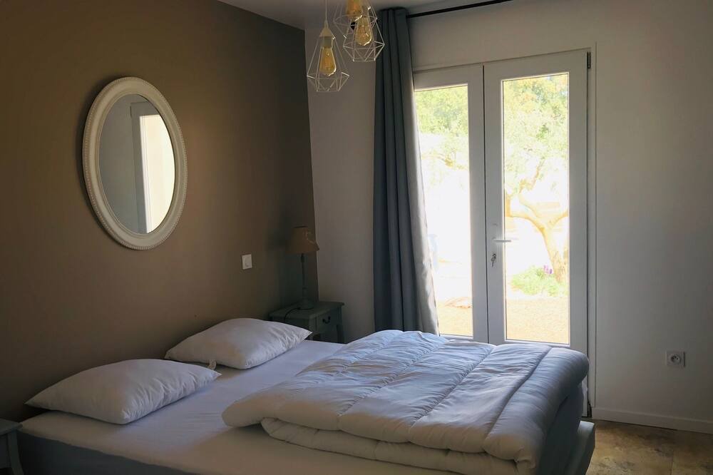 Photo of Bedroom in Arpaillargues-et-Aureillac