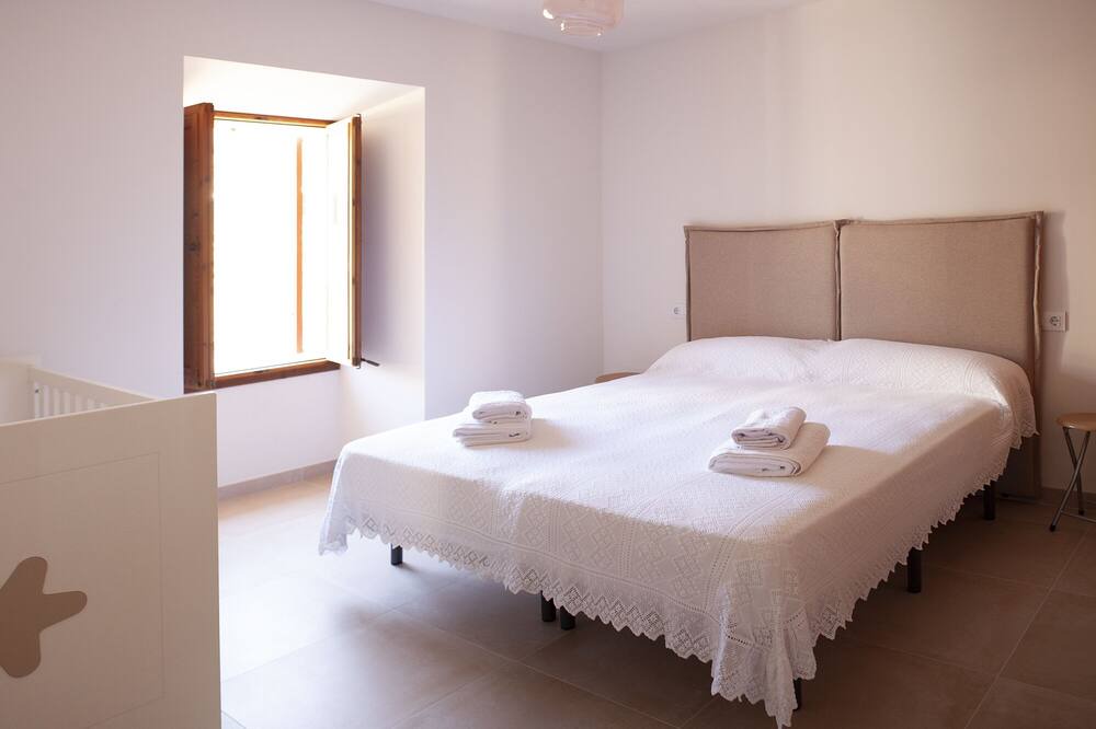 Photo of Bedroom in Portol