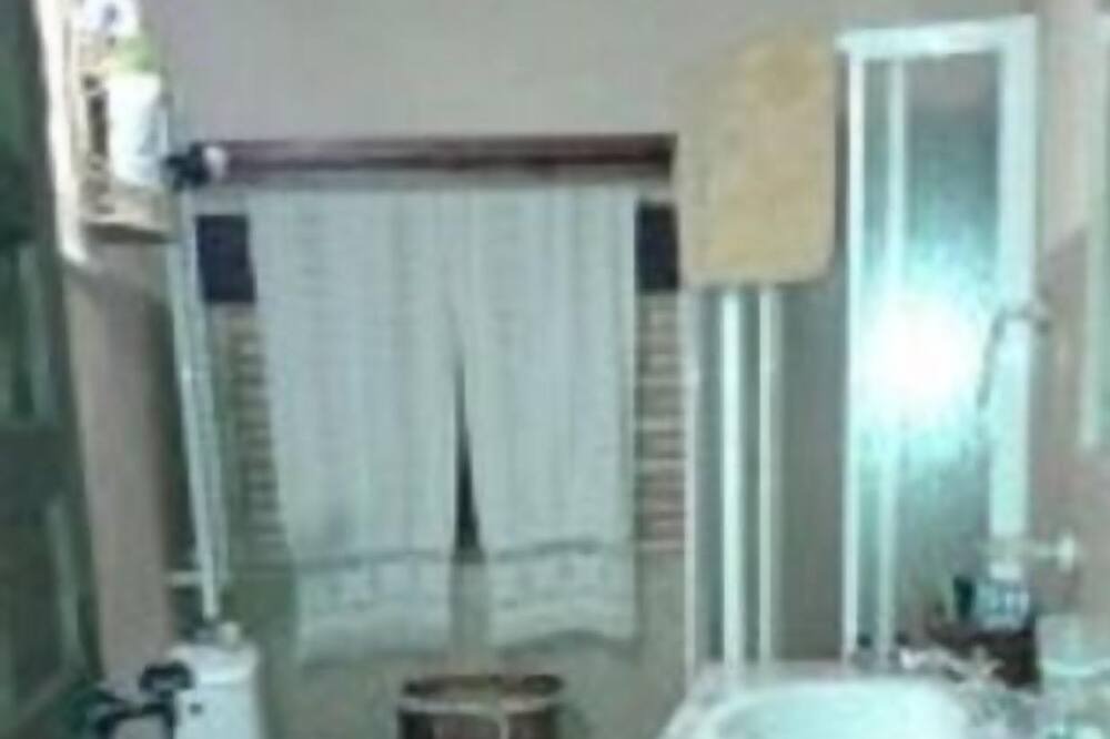 Photo of Bathroom in Garciaz