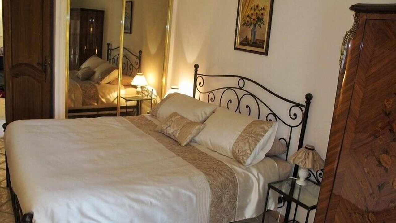 Photo of Bedroom in Lambesc