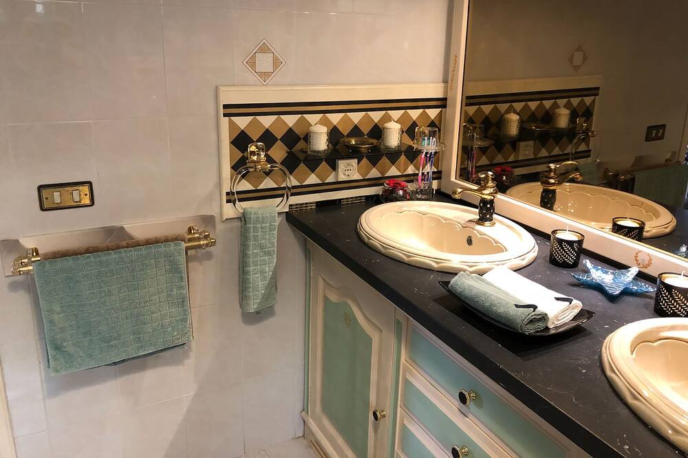 Photo of Bathroom in Playa del Cable