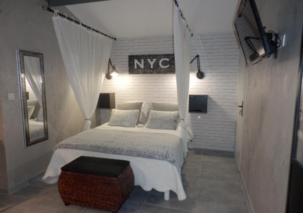 Photo of Bedroom in Lambesc