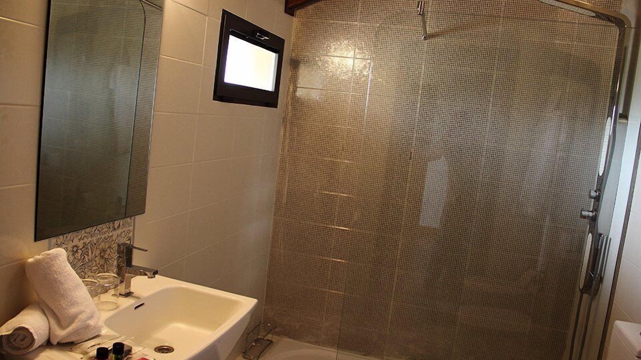 Photo of Bathroom in Valoria la Buena