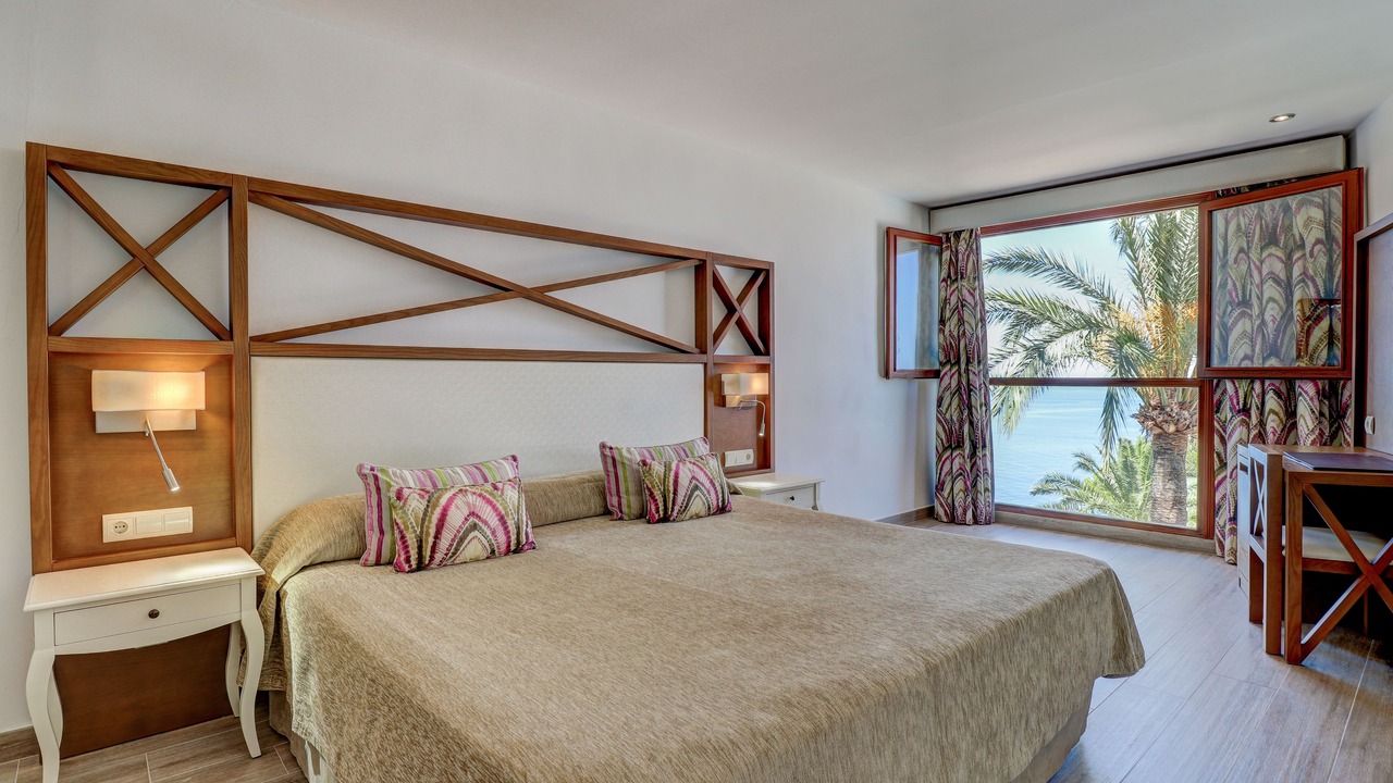 Photo of Bedroom in Llucalcari