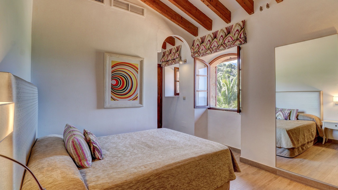 Photo of Bedroom in Llucalcari