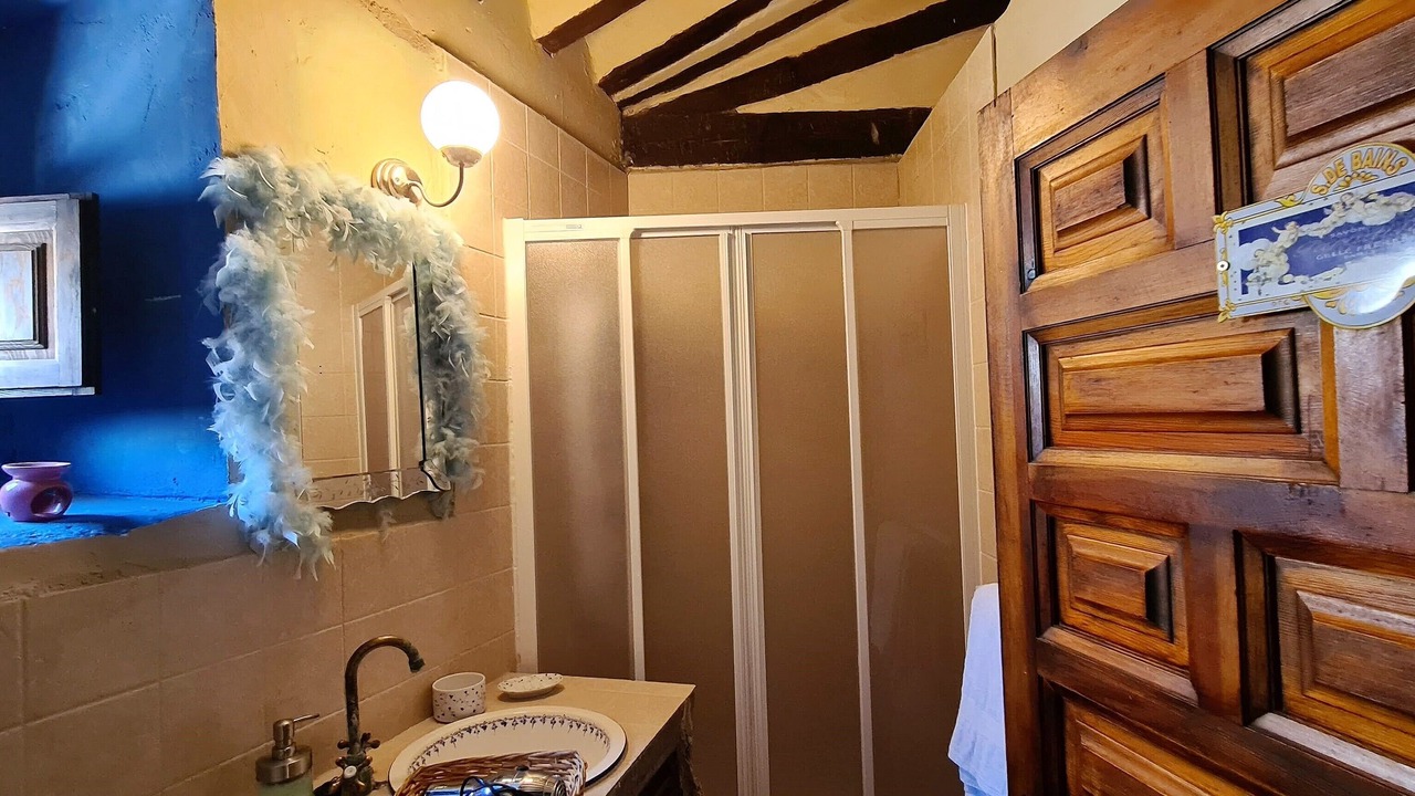 Photo of Bathroom in Valeria