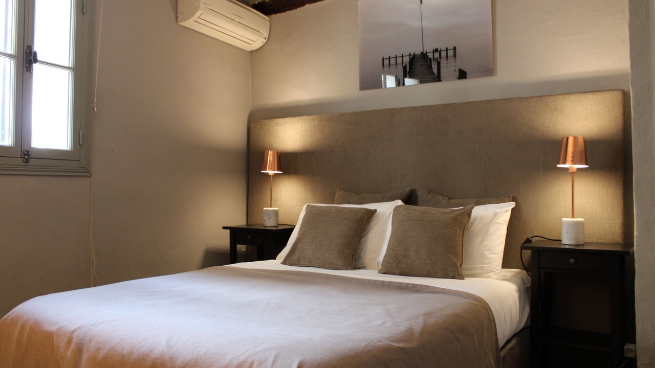 Photo of Bedroom in Avignon City Centre