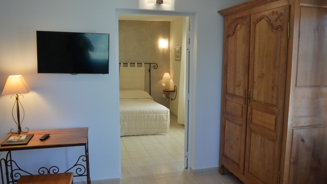 Photo of Bedroom in Collias