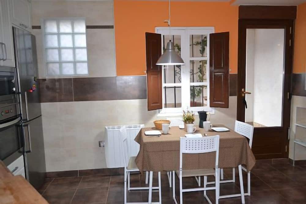 Photo of Kitchen in Burujon