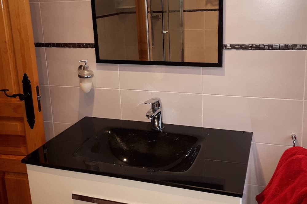 Photo of Bathroom in Merindad de Cuesta-Urria