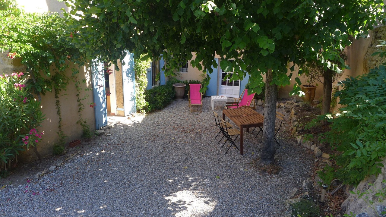 Photo of Outdoor in Suze-la-Rousse