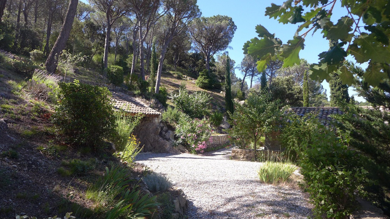 Photo of Outdoor in Suze-la-Rousse