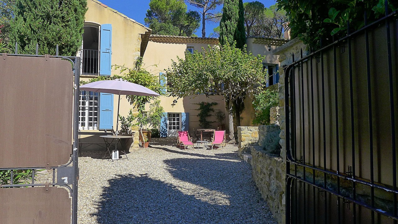 Photo of Outdoor in Suze-la-Rousse