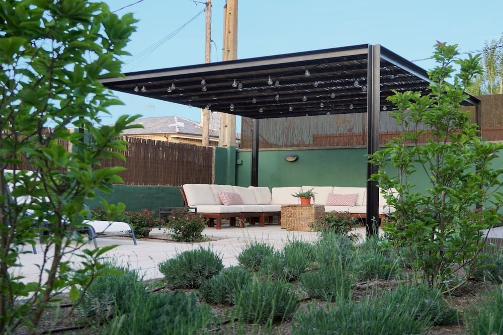 Photo of Outdoor in Grinon