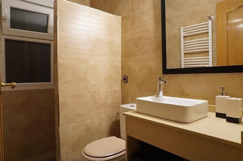 Photo of Bathroom in Grinon