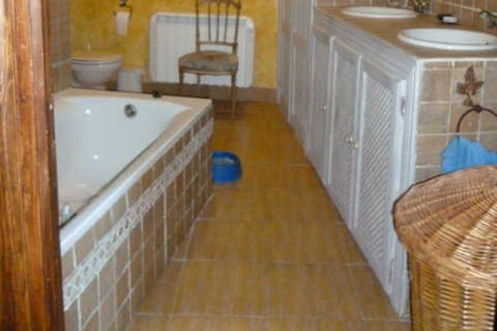 Photo of Bathroom in Pastrana