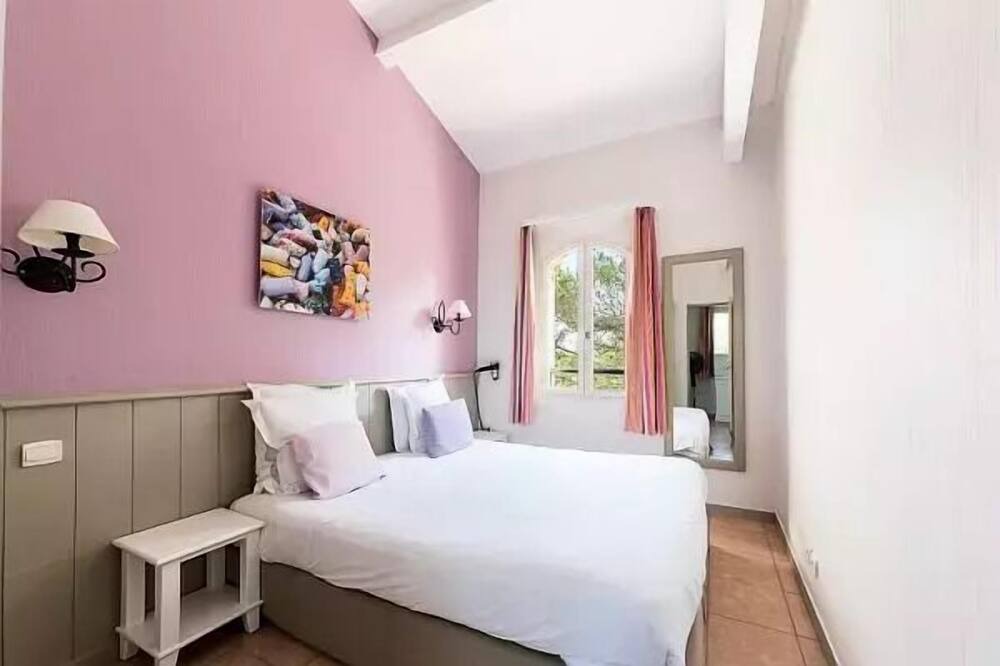 Photo of Bedroom in Pont Royal
