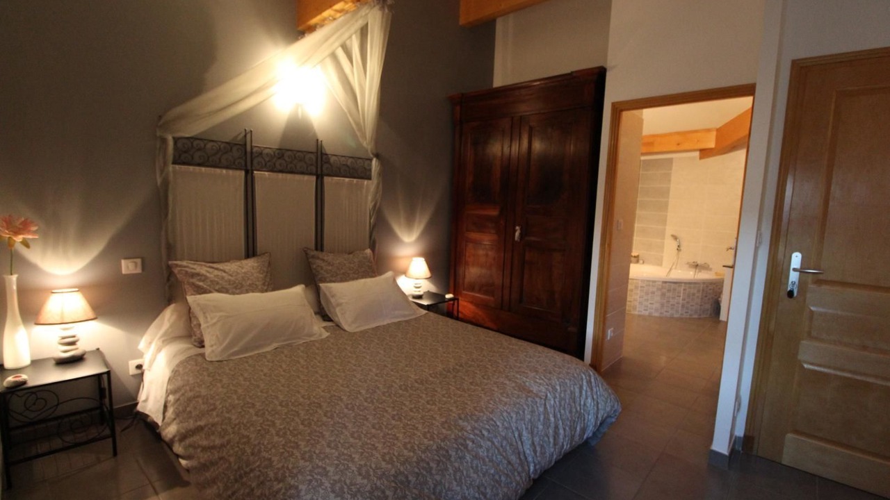 Photo of Bedroom in Vesseaux