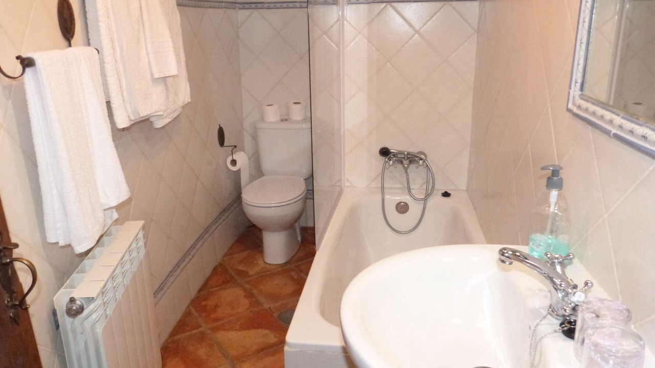 Photo of Bathroom in Covelo