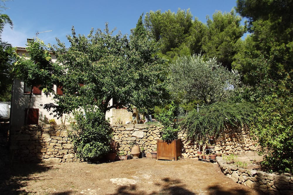 Photo of Outdoor in Salon-de-Provence