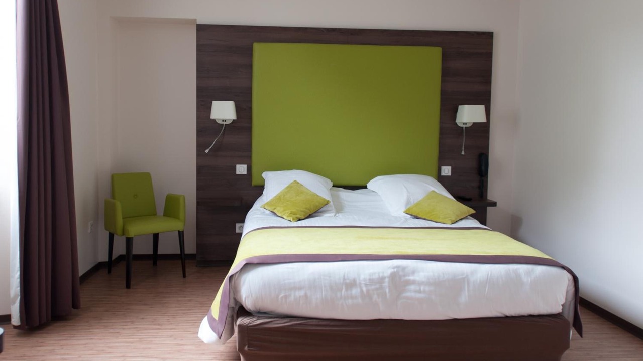 Photo of Bedroom in Lons-le-Saunier