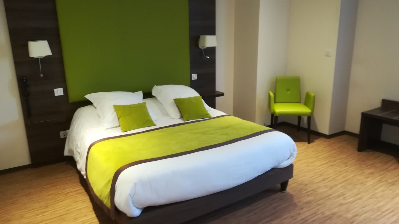 Photo of Bedroom in Lons-le-Saunier