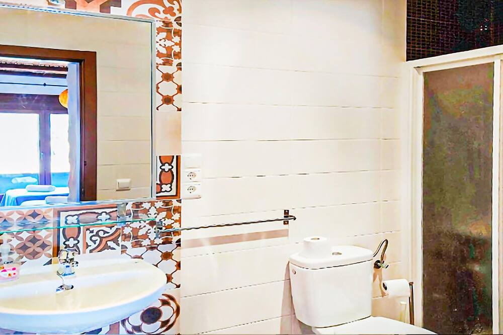 Photo of Bathroom in Canillas de Albaida
