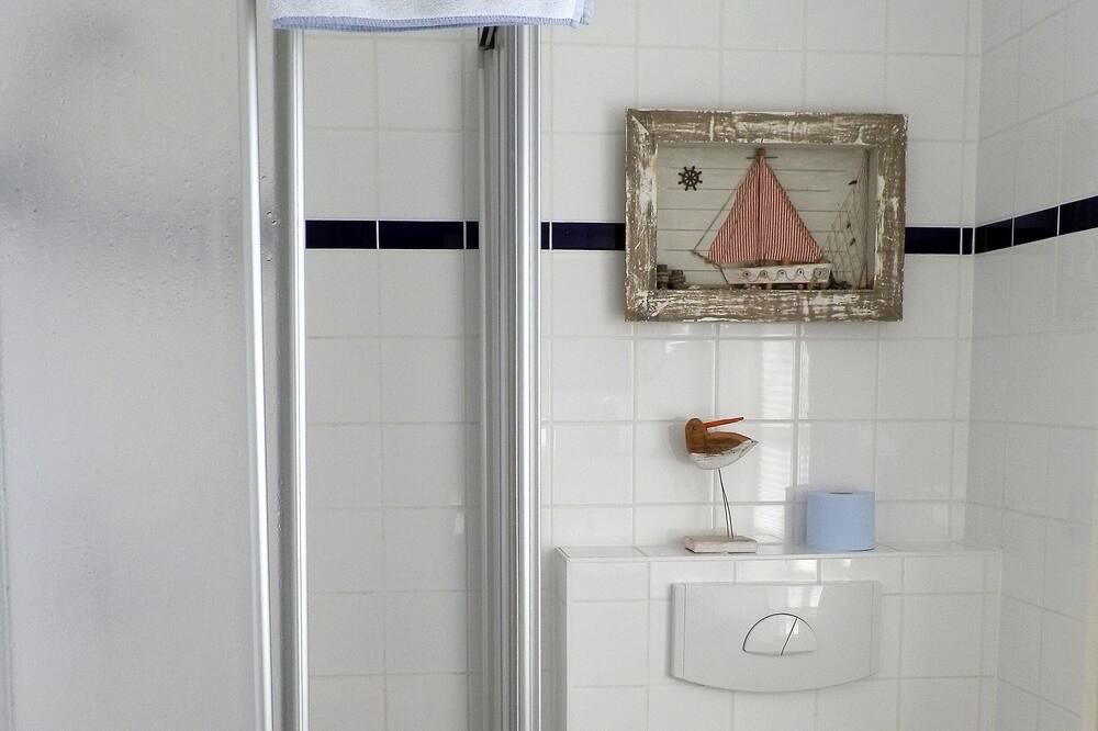 Photo of Bathroom in Alkersum