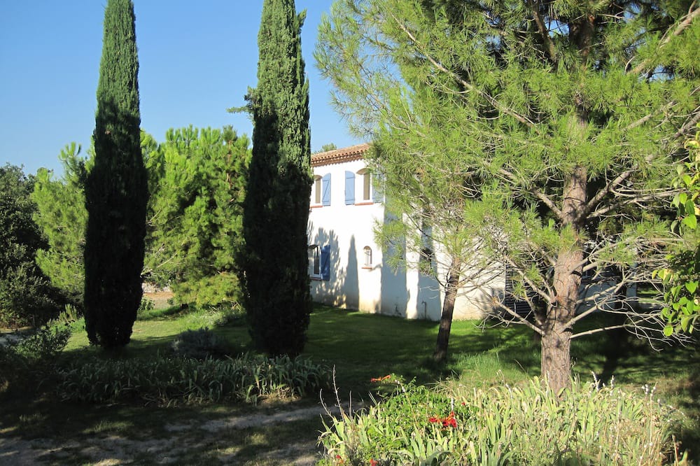 Photo of Outdoor in Eguilles
