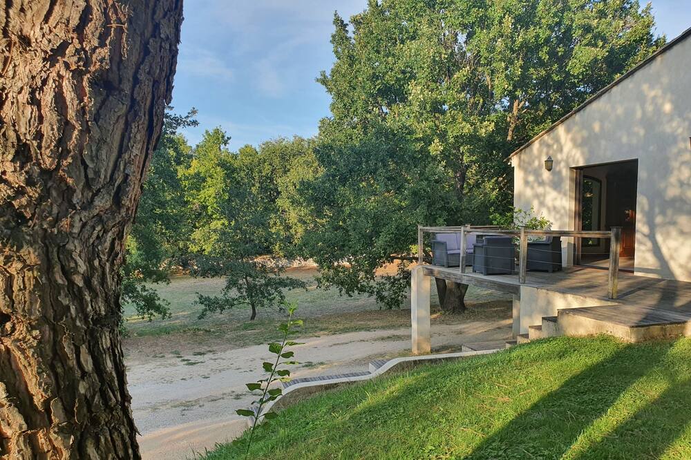 Photo of Outdoor in Eguilles