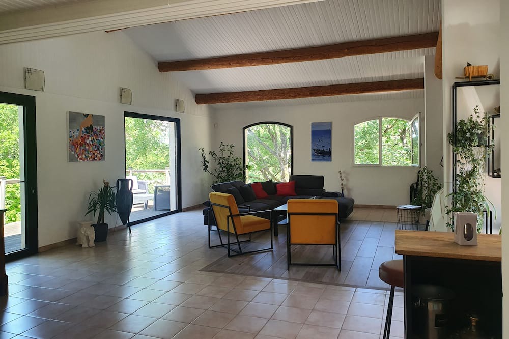 Photo of Livingroom in Eguilles