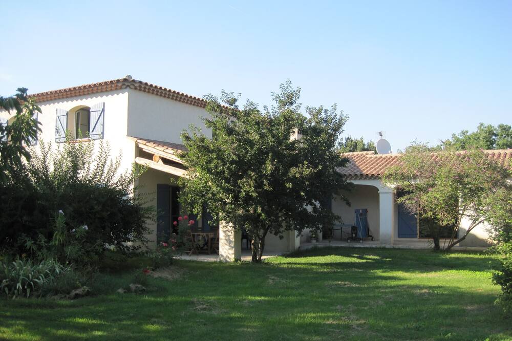 Photo of Outdoor in Eguilles