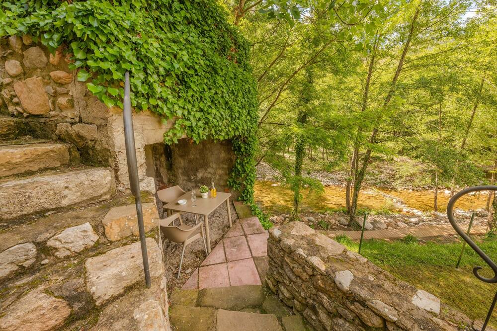 Photo of Outdoor in Albanya