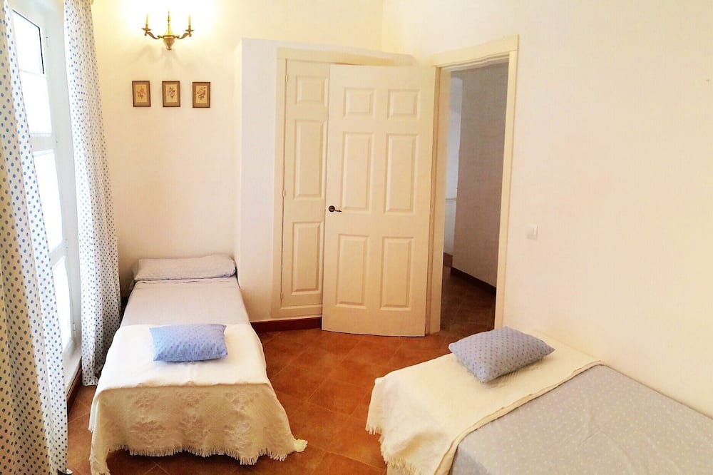 Photo of Bedroom in Higuera de la Sierra