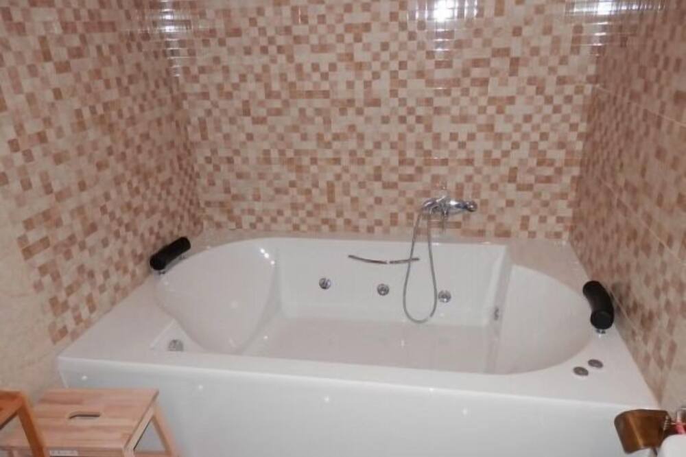 Photo of Bathroom in Bernuy-Salinero