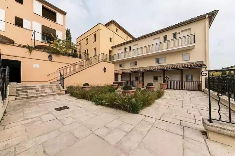 Photo of Outdoor in Pont Royal